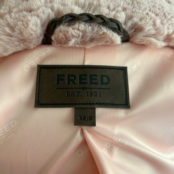 FREED furry coat in colour LILY - ROSE - Picture 3 of 3